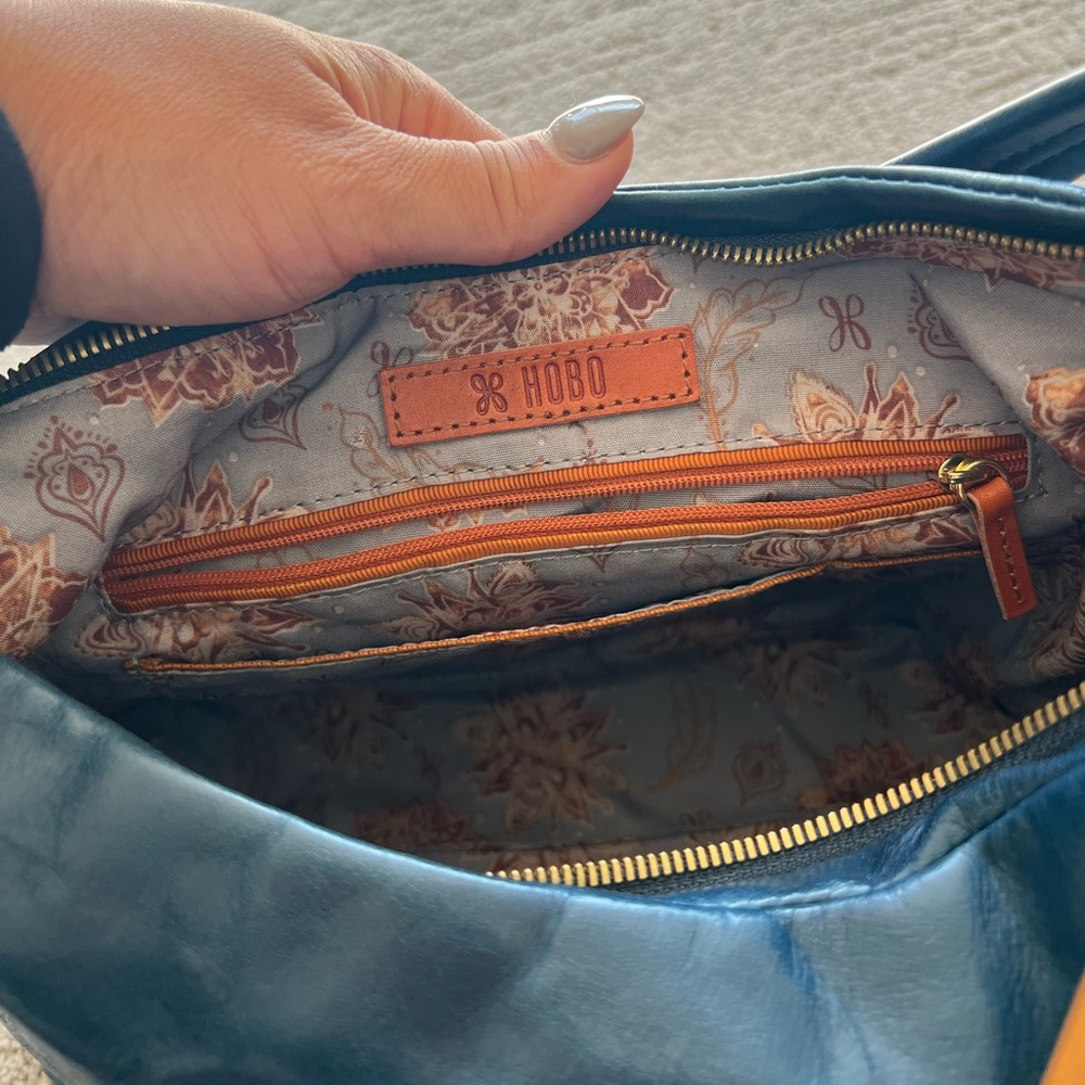 Elegant Blue Leather Hobo Bag - Picture 10 of 16